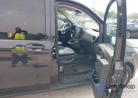 2018 Mercedes-Benz Metris из США, поврежденный, VIN WD4PG2EE0J3460906